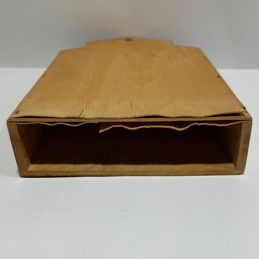 Vintage 1962 Wooden Knife Holder w/Retro Kitchen Motif – Mid-Century Wall Mount